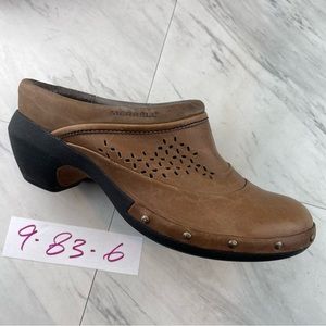 •Merrell Studded Wedge Mules Womens Size 9 Brown Leather Slip On J56090 Coffee